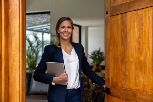 Confier son projet immobilier \u00e0 une agence immobili\u00e8re \u00e0 Martigues : quels sont les b\u00e9n\u00e9fices ?